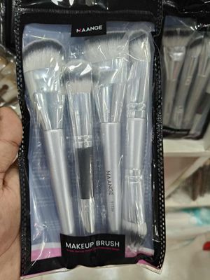 MAANGE 4 Pcs Professional Face Makeup Brush Set_img_2