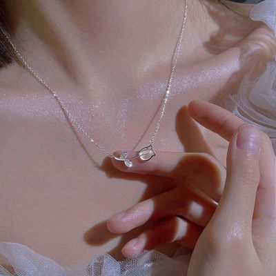 Beautiful Silver Tulip Pendent_img_0