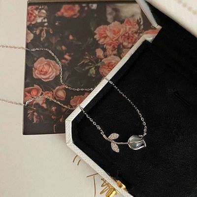 Beautiful Silver Tulip Pendent_img_1
