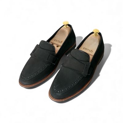 𝐓𝐡𝐞 𝐍𝐮𝐛𝐮𝐜𝐤 𝐑𝐞𝐠𝐞𝐧𝐭 𝐏𝐞𝐧𝐧𝐲 𝐋𝐨𝐚𝐟𝐞𝐫 (𝐁𝐥𝐚𝐜𝐤)_img_1