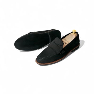 𝐓𝐡𝐞 𝐍𝐮𝐛𝐮𝐜𝐤 𝐑𝐞𝐠𝐞𝐧𝐭 𝐏𝐞𝐧𝐧𝐲 𝐋𝐨𝐚𝐟𝐞𝐫 (𝐁𝐥𝐚𝐜𝐤)_img_2