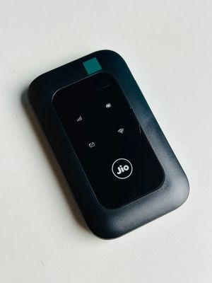 JIO 4G LTE MF680s   JIO 4G LTE MF680s Mobile WiFi Hotspot Portable Router-Black_img_4