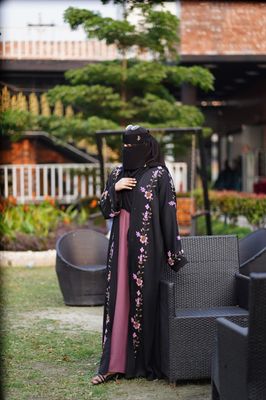 Muslima Dubai Embroidered Burqa Set – Full 5-Piece Premium Collection_img_1