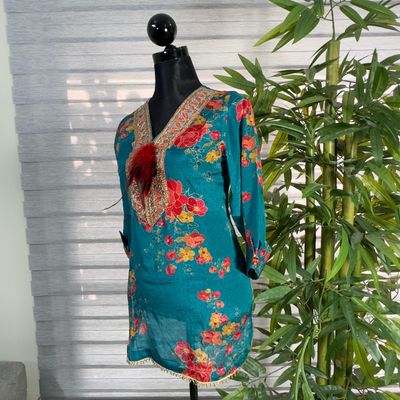 Emerald Bloom Embroidered Floral Kurti_img_0