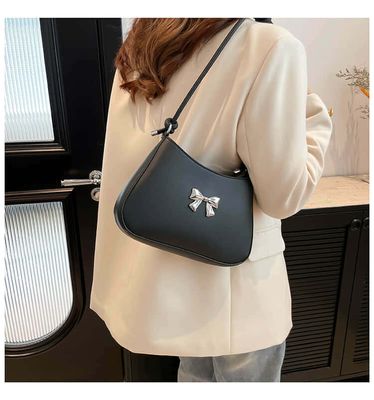 Silver Bow knotted strap hand bag👜_img_2