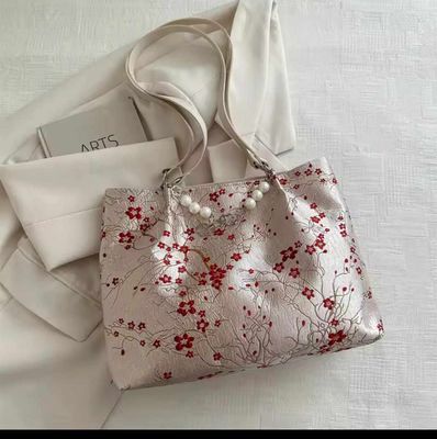 Woman embodary pearl handbags Large sizePrimium quality All color design available_img_4