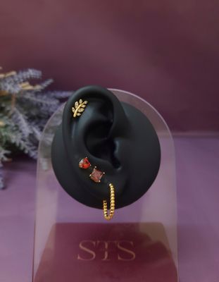 Gilded leaf stud earrings_img_1