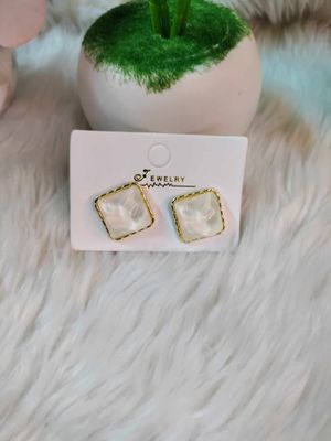 Women light luxury earring_img_1