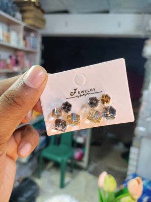 Square glass post earring_img_3
