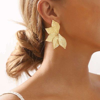 Fashion metal Leaf stud earrings_img_1