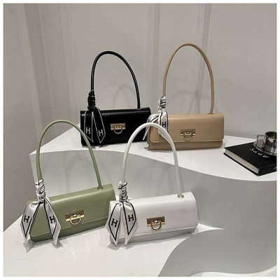 Retro Square Bag Available in stock Size: Length: 18 cm , Width: 12 cm Material: PU leather_img_0