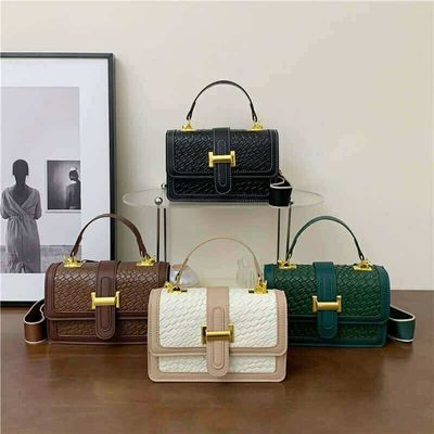Structured Flap Shoulder Bags_img_3