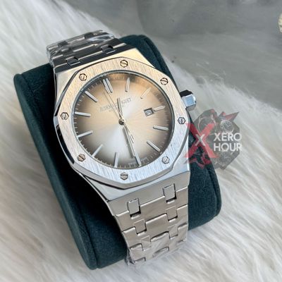 Audemars Piguet || Royal Oak || Plain Dial  || Silver white black shade_img_0