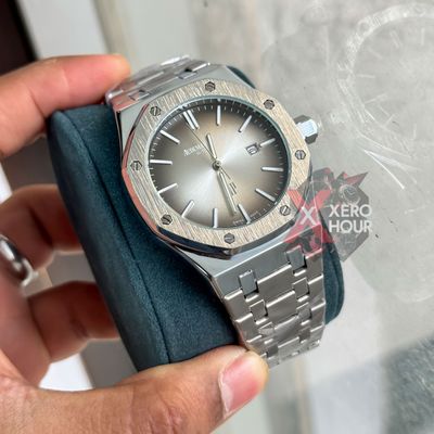 Audemars Piguet || Royal Oak || Plain Dial  || Silver white black shade_img_2