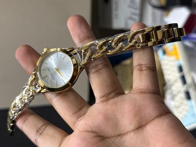 MK SHACKLE CHAIN GOLDEN WHITE DIAL_img_0