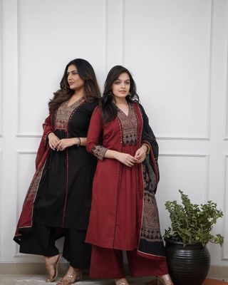 প্রিমিয়াম কটন কামিজ সেট উইথ সিকুয়েন্স ও কারচুপি হ্যান্ডওয়ার্ক | ডিজিটাল প্রিন্টেড ওড়না সহ_img_7