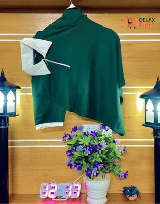 Contrast Collar Polo Tshirt with Chain_img_0