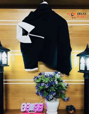Contrast Collar Polo Tshirt with Chain_img_3