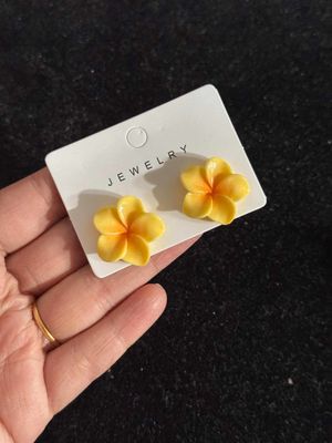Sweet Plumeria Earrings_img_1