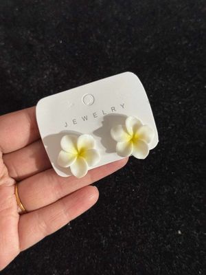 Sweet Plumeria Earrings_img_3