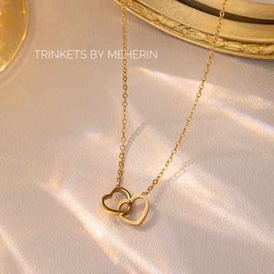 Hugging love neckpiece_img_0