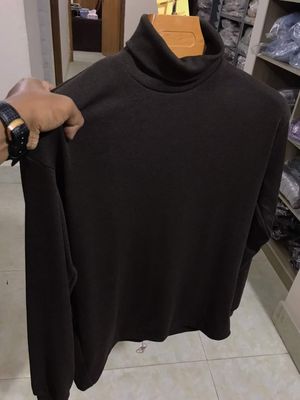 Classic Black Turtleneck Sweater_img_2