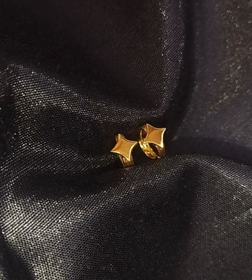 Gleaming upperlobe hoop earrings 0.7cm_img_0