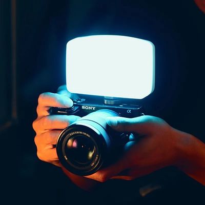 Ulanzi Vijim VL120 Mini LED Video Light (Non-RGB)_img_0