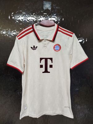 BAYERN 3RD KIT 24/25_img_1