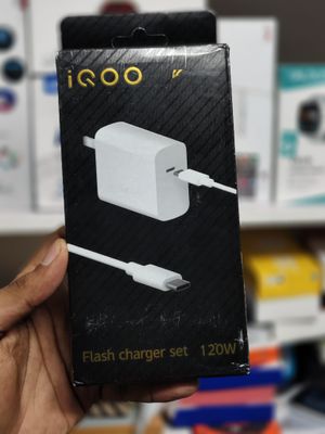 iqoo 120 watt adapter with cable_img_0