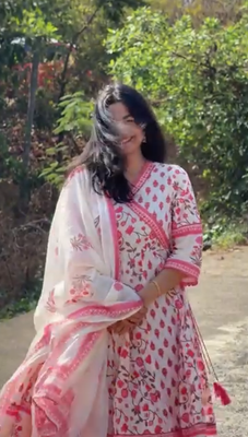 প্রিমিয়াম কটন গাউন জামা সেট – বাটারসিল্ক সালোয়ার ও স্কিন প্রিন্ট কটন ওড়না_img_1