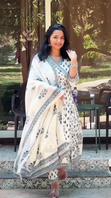 প্রিমিয়াম কটন গাউন জামা সেট – বাটারসিল্ক সালোয়ার ও স্কিন প্রিন্ট কটন ওড়না_img_3
