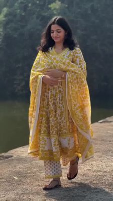 প্রিমিয়াম কটন গাউন জামা সেট – বাটারসিল্ক সালোয়ার ও স্কিন প্রিন্ট কটন ওড়না_img_6
