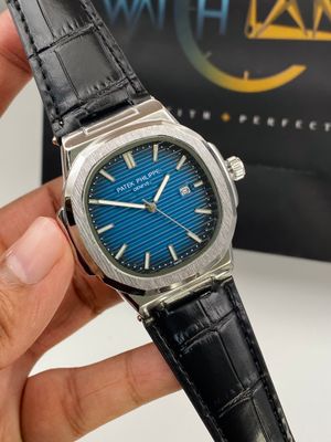 Patek Philippe Nautilus Quartz Belt Edition_img_3