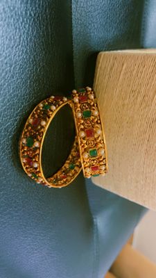 stone n pearl churi_img_1