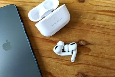Apple AirPods Pro 2nd Gen (Premium)_img_4