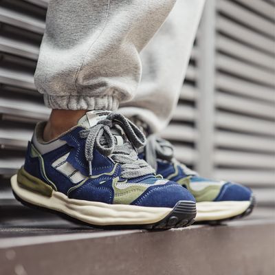 Premium Training Shoes._img_0