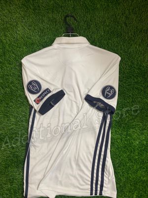 Real Madrid 16/17 Kit_img_2