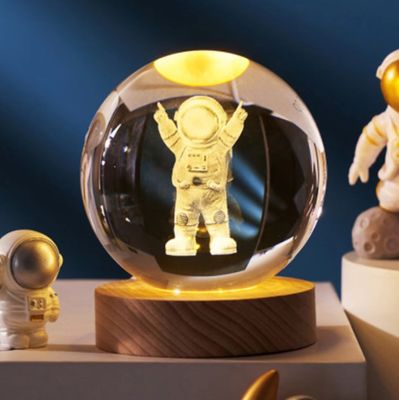 3D Crystal Ball – Astronaut (7 Color Base)_img_0
