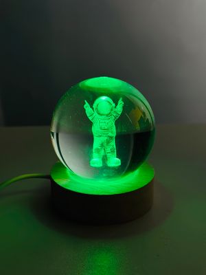 3D Crystal Ball – Astronaut (7 Color Base)_img_1