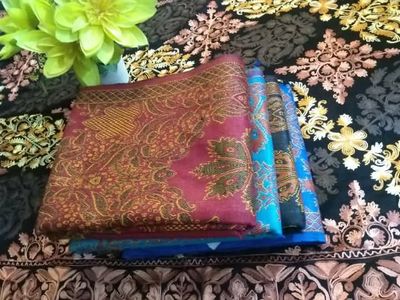Kashmiri Shawl শীতের এই কনকনে ঠান্ডায় কাশ্মীরি শাল এনে দেবে আপনাকে  কোমল গরম অনুভব, আপনার নিত্যনতুন দিনের শপিংয়ে অফিসে কিংবা অনুষ্ঠানে ঘুরেবেড়ান কাস্মীরী শালের ফ্যাশনে।স্টাইল এবং ফ্যাশন এনে দেবে আপনাকে Fashion Mart Brand Gallery_img_1