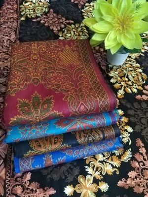Kashmiri Shawl শীতের এই কনকনে ঠান্ডায় কাশ্মীরি শাল এনে দেবে আপনাকে  কোমল গরম অনুভব, আপনার নিত্যনতুন দিনের শপিংয়ে অফিসে কিংবা অনুষ্ঠানে ঘুরেবেড়ান কাস্মীরী শালের ফ্যাশনে।স্টাইল এবং ফ্যাশন এনে দেবে আপনাকে Fashion Mart Brand Gallery_img_2