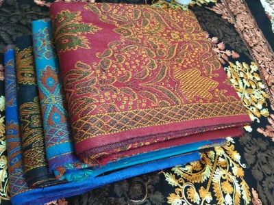 Kashmiri Shawl শীতের এই কনকনে ঠান্ডায় কাশ্মীরি শাল এনে দেবে আপনাকে  কোমল গরম অনুভব, আপনার নিত্যনতুন দিনের শপিংয়ে অফিসে কিংবা অনুষ্ঠানে ঘুরেবেড়ান কাস্মীরী শালের ফ্যাশনে।স্টাইল এবং ফ্যাশন এনে দেবে আপনাকে Fashion Mart Brand Gallery_img_3