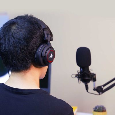 Maono AU-MH501 Professional Studio Monitor Headphone, Over Ear With 50mm Driver For Gaming, DJ, Studio, And Microphone Recording_img_1