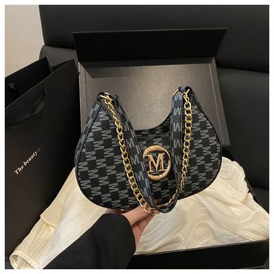 2025 Spring New Arrival Fashionable Niche Underarm Bag Stylish Personalized Shoulder Bag Letter Printed Crossbody Commuter Women's Bag_img_10