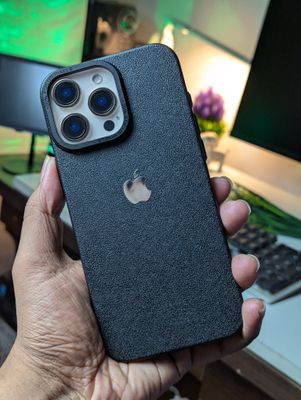 Textured Black Leather Finish Polycarbonate Case_img_0