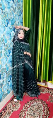 celebrity party saree deep green_img_1