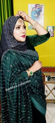 celebrity party saree deep green_img_3