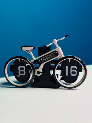 MidClock HY-F117 Unique Bicycle Vintage Flip Desk Clock – White + Red Color_img_1