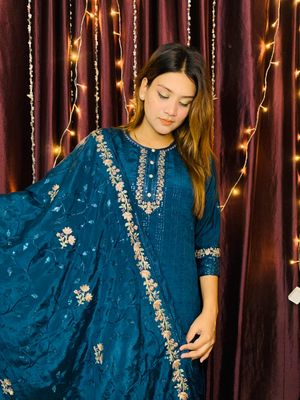 Pakistani Crept Chinon Three Piece_img_3